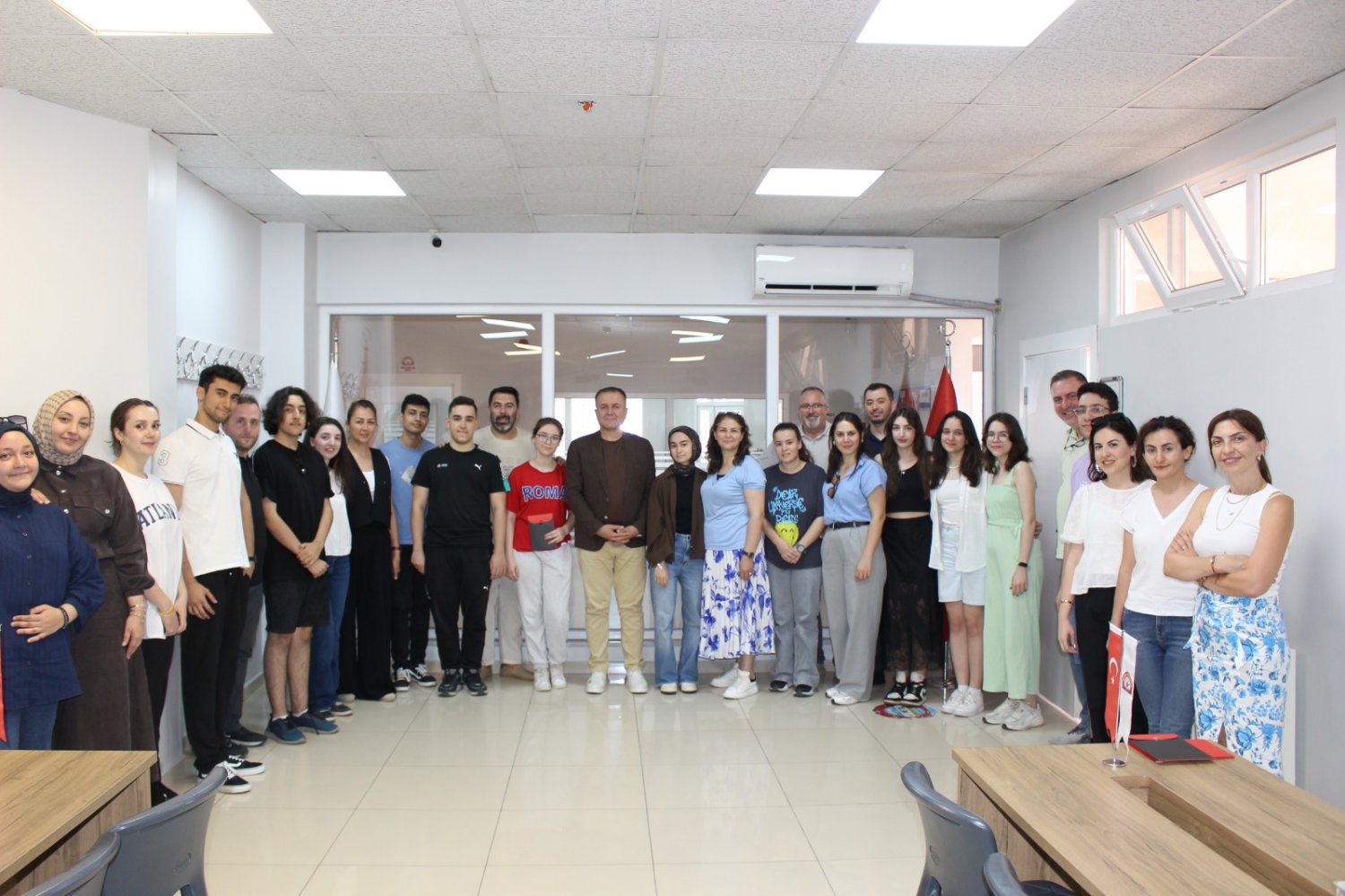 Bilgi Köprüsü, Lise Mezunu Başarılı Öğrencilerini Ödüllendirdi