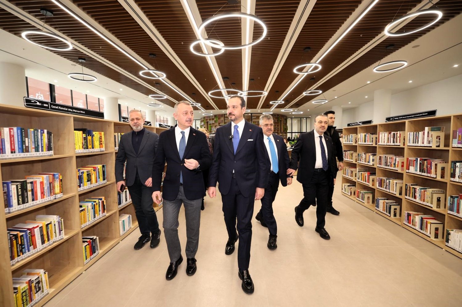 Kürşad Zorlu’dan Alev Alatlı Kütüphanesi’ne Övgü