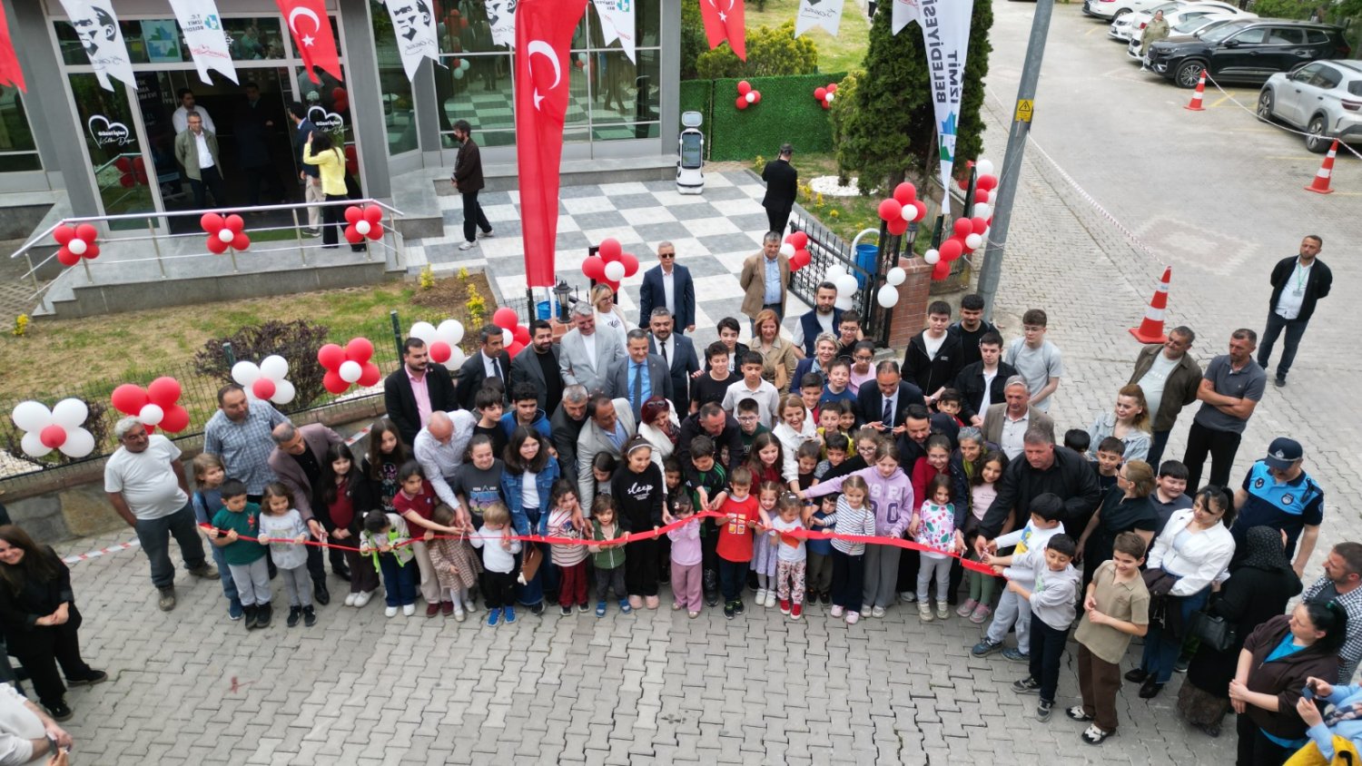 İzmit Belediyesi Robotik Kodlama Ve Yazılım Evi Kapılarını Açtı