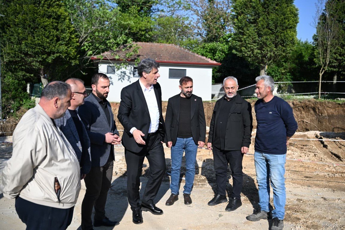 Kartepe’ye Yeni Mahalle Meydanları Kazandırılıyor
