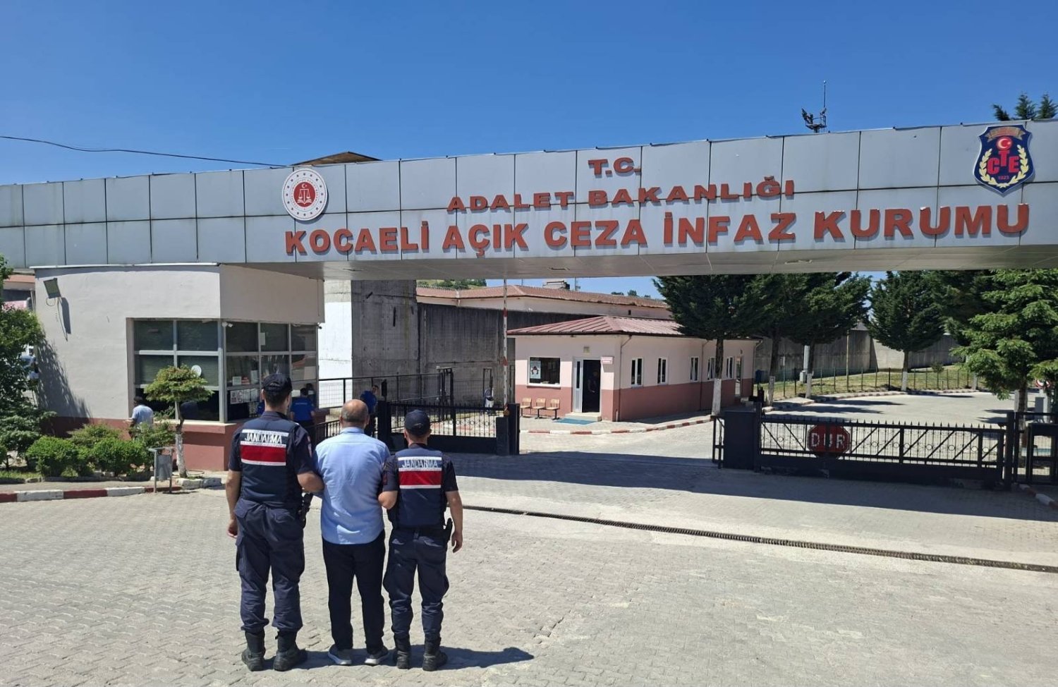 18 Yıl 4 Ay Hapis Cezalı Yağma Hükümlüsü Gölcük'te Yakalandı