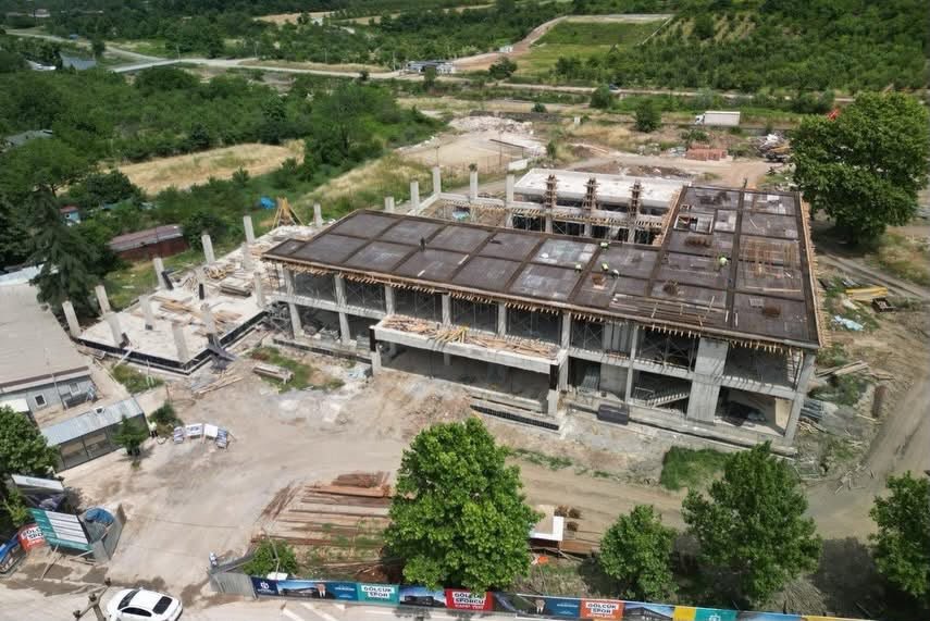 Gölcük’e FIFA Standartlarında Spor Kompleksi İnşa Ediliyor